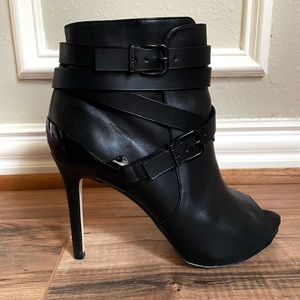 Gianni Bini Women’s US 7M Black Leather Side Zip Booties High Heeled Boots